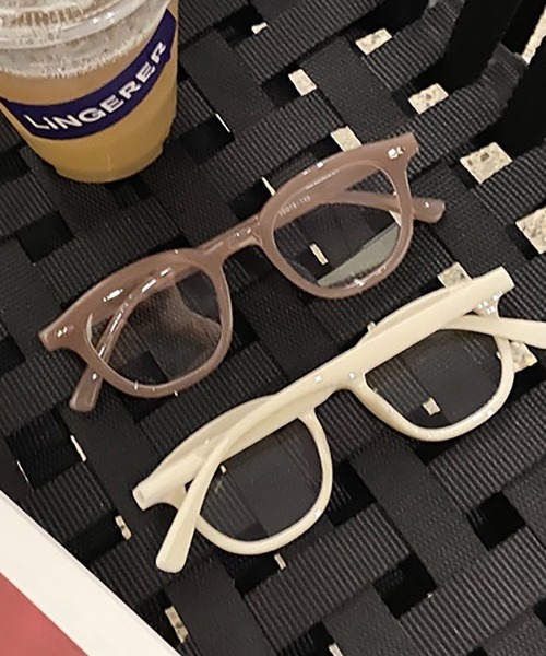 Bifrost（ビフレスト）の「ウェリントン クリアレンズファッションメガネ 伊達めがね（メガネ・レディース・ブラック/モカ/ブラウン/アイボリー・FREE）」の17枚目の写真