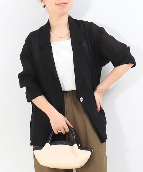 MICO COULIER（ミコクリエ）の「光沢エアリーテーラードジャケット七分袖（テーラードジャケット・レディース・キナリ/ベージュ/ブラック・38）」の2枚目の写真