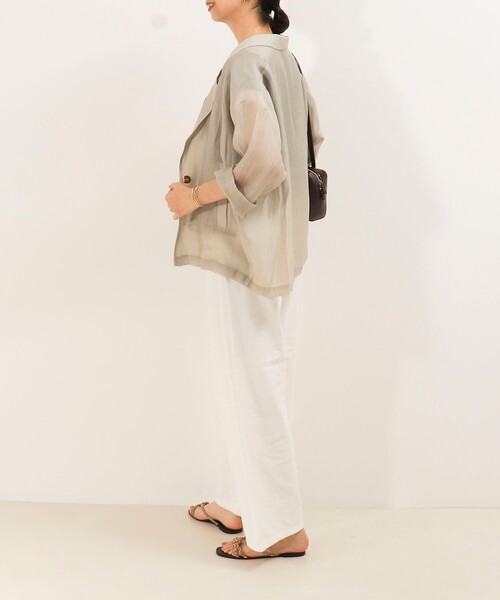 MICO COULIER（ミコクリエ）の「光沢エアリーテーラードジャケット七分袖（テーラードジャケット・レディース・キナリ/ベージュ/ブラック・38）」の10枚目の写真