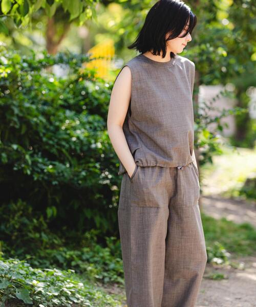 EKAL（エカル）の「『UR TECH DRYLUXE』『吸水速乾/UVカット』ハイツイストフレンチスリーブブラウス（シャツ/ブラウス・レディース・チャコールグレー/モカ/ネイビー・ONE）」の3枚目の写真