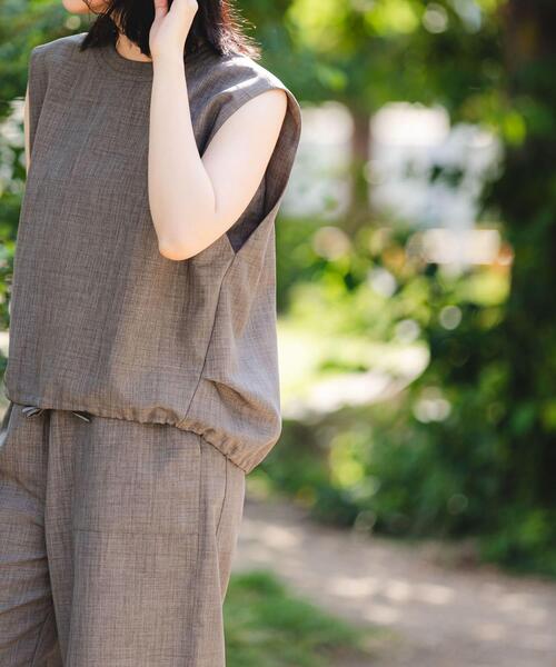 EKAL（エカル）の「『UR TECH DRYLUXE』『吸水速乾/UVカット』ハイツイストフレンチスリーブブラウス（シャツ/ブラウス・レディース・チャコールグレー/モカ/ネイビー・ONE）」の14枚目の写真