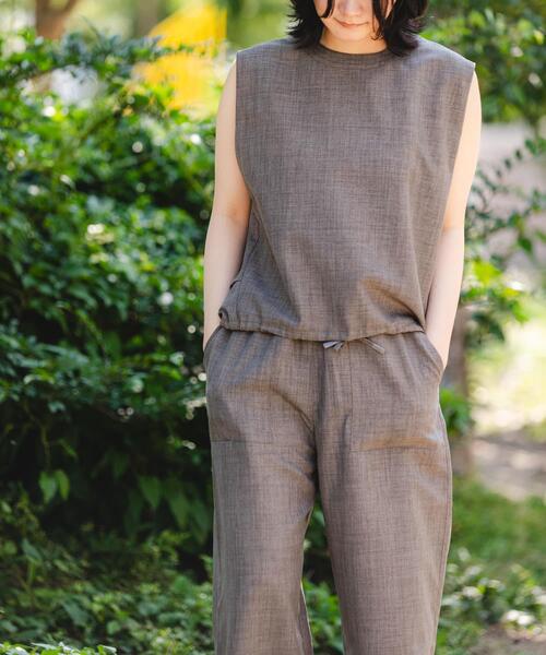 EKAL（エカル）の「『UR TECH DRYLUXE』『吸水速乾/UVカット』ハイツイストフレンチスリーブブラウス（シャツ/ブラウス・レディース・チャコールグレー/モカ/ネイビー・ONE）」の15枚目の写真