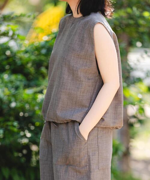 EKAL（エカル）の「『UR TECH DRYLUXE』『吸水速乾/UVカット』ハイツイストフレンチスリーブブラウス（シャツ/ブラウス・レディース・チャコールグレー/モカ/ネイビー・ONE）」の16枚目の写真