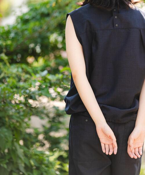 EKAL（エカル）の「『UR TECH DRYLUXE』『吸水速乾/UVカット』ハイツイストフレンチスリーブブラウス（シャツ/ブラウス・レディース・チャコールグレー/モカ/ネイビー・ONE）」の4枚目の写真