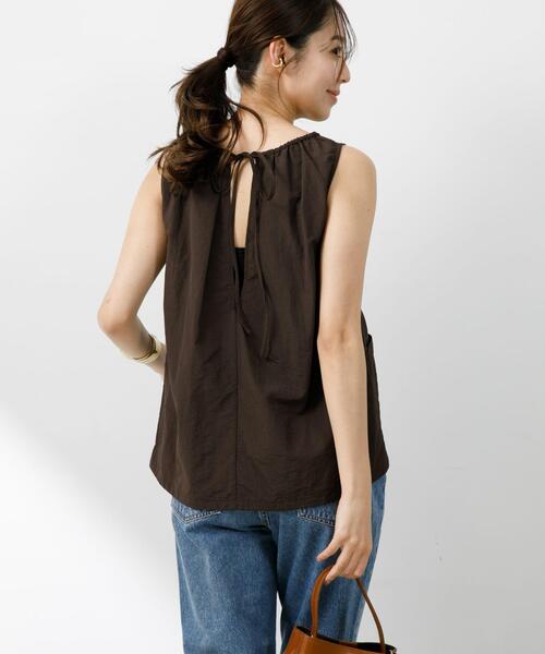 F by ROSSO(エフバイロッソ)の「F by ROSSO 撥水ナイロンプルオーバー(Tシャツ/カットソー・レディース・ブラック/アイボリー/ブラウン・FREE)」の1枚目の写真