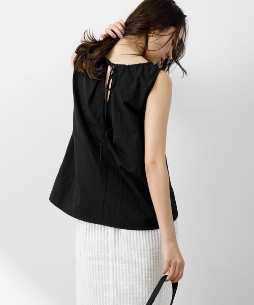 F by ROSSO(エフバイロッソ)の「F by ROSSO 撥水ナイロンプルオーバー(Tシャツ/カットソー・レディース・ブラック/アイボリー/ブラウン・FREE)」の9枚目の写真