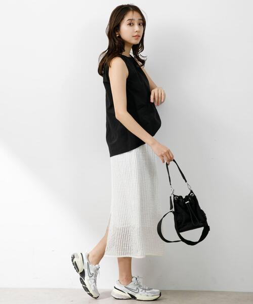 F by ROSSO(エフバイロッソ)の「F by ROSSO 撥水ナイロンプルオーバー(Tシャツ/カットソー・レディース・ブラック/アイボリー/ブラウン・FREE)」の11枚目の写真