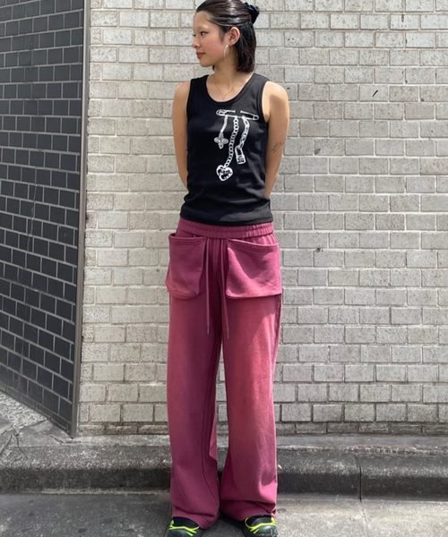 Oriens JOURNAL STANDARD（オリエンス ジャーナルスタンダード）の「チャームグラフィック タンクトップ（タンクトップ・レディース・ブラック/ホワイト・FREE）」の3枚目の写真