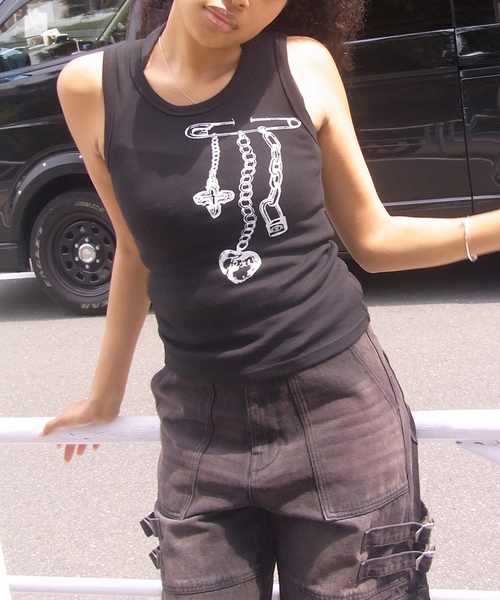 Oriens JOURNAL STANDARD（オリエンス ジャーナルスタンダード）の「チャームグラフィック タンクトップ（タンクトップ・レディース・ブラック/ホワイト・FREE）」の4枚目の写真