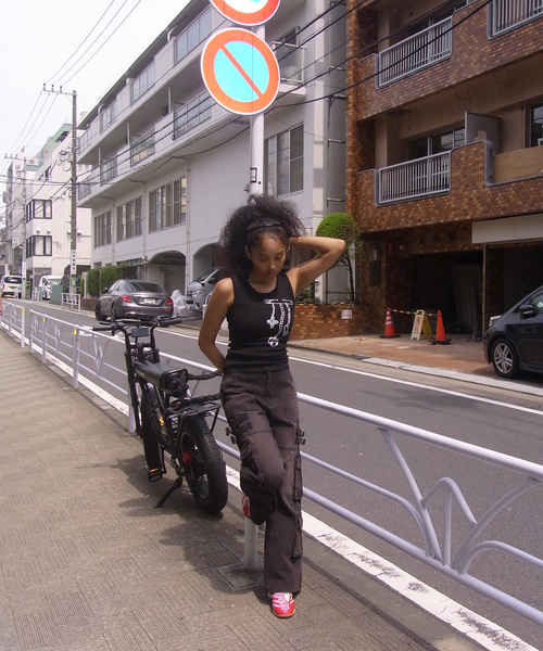 Oriens JOURNAL STANDARD（オリエンス ジャーナルスタンダード）の「チャームグラフィック タンクトップ（タンクトップ・レディース・ブラック/ホワイト・FREE）」の8枚目の写真