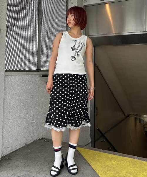 Oriens JOURNAL STANDARD（オリエンス ジャーナルスタンダード）の「チャームグラフィック タンクトップ（タンクトップ・レディース・ブラック/ホワイト・FREE）」の13枚目の写真