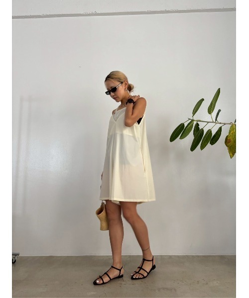 TRUNC(トランクエイティーエイト)の「Waterlike Layered Rompers(サロペット/オーバーオール・レディース・アイボリー/ブラック/ネイビー・FREE)」の8枚目の写真