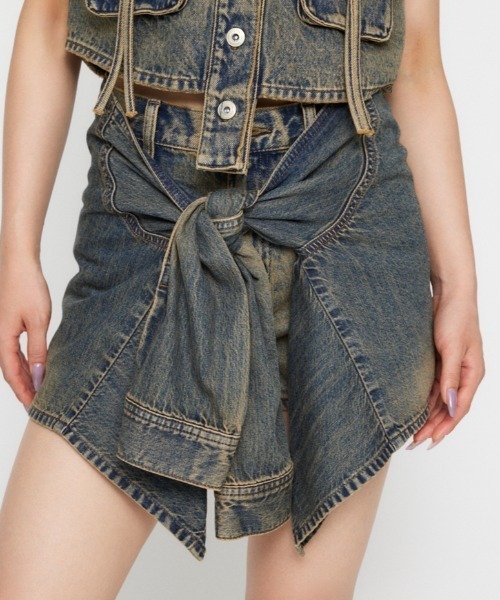 LAGUA GEM(ラグアジェム)の「WRAP SLEEVE デニムショートパンツ(デニムパンツ・レディース・ブルー/ブラック・X-SMALL/SMALL/MEDIUM)」の2枚目の写真