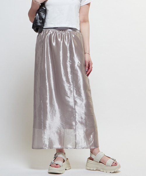 CONVERSE TOKYO(コンバーストウキョウ)の「WAIST LOGO SHINY SHEER SKIRT(スカート・レディース・ベージュ/カーキ/ブラック・FREE)」の2枚目の写真