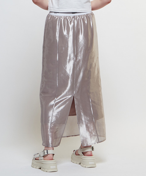 CONVERSE TOKYO(コンバーストウキョウ)の「WAIST LOGO SHINY SHEER SKIRT(スカート・レディース・ベージュ/カーキ/ブラック・FREE)」の5枚目の写真
