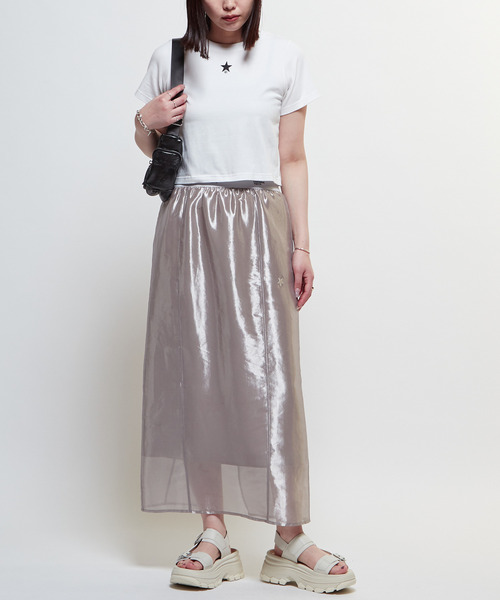 CONVERSE TOKYO(コンバーストウキョウ)の「WAIST LOGO SHINY SHEER SKIRT(スカート・レディース・ベージュ/カーキ/ブラック・FREE)」の6枚目の写真
