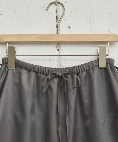 Doux archives(ドゥアルシーヴ)の「ギャザーティアードスカート(スカート・レディース・グレー/サックスブルー/ブラウン・FREE)」の20枚目の写真