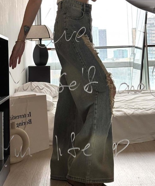 Achic(アシック)の「ヘビーグランジクラッシュワイドデニムパンツ(デニムパンツ・レディース・ダークブルー/サックスブルー・S/M/L)」の6枚目の写真