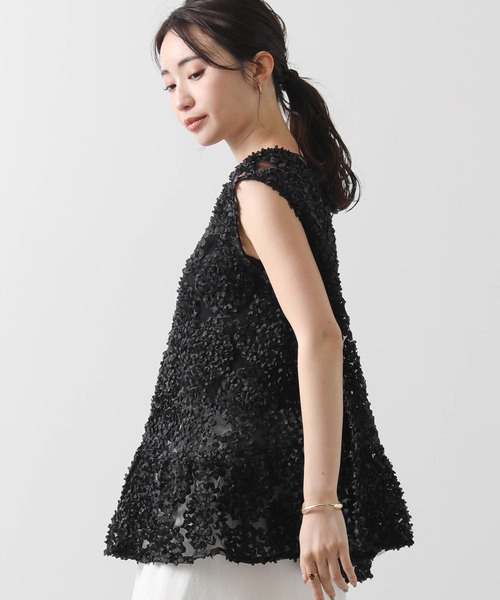 Gready Brilliant(グレディブリリアン)の「花フリル前後2WAYブラウス(シャツ/ブラウス・レディース・オフホワイト/ブラック・38)」の11枚目の写真