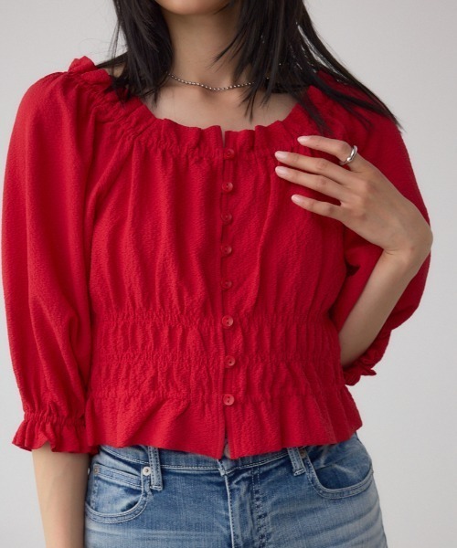 AZUL by moussy(アズールバイマウジー)の「ギャザーフリル2WAYブラウス(シャツ/ブラウス・レディース・アイボリー/ブラック/レッド・FREE)」の1枚目の写真