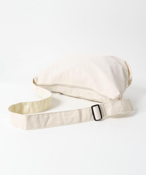 URBAN RESEARCH DOORS(アーバンリサーチドアーズ)の「ウォッシャブルショルダーバッグ(ショルダーバッグ・レディース・ブラック/アイボリー・ONE)」の8枚目の写真