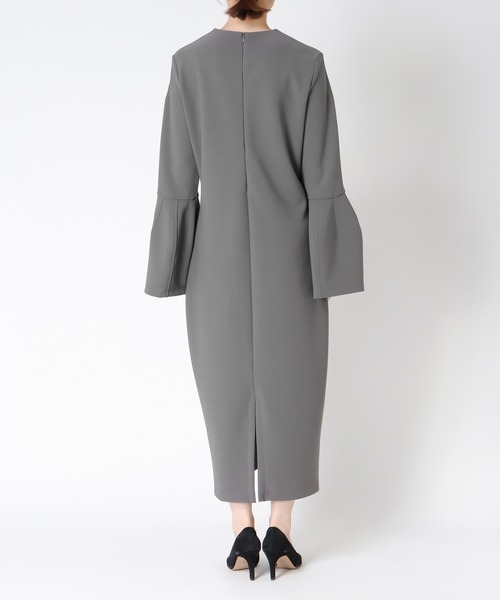 TITE IN THE STORE(ティテ インザ ストア)の「長袖ベルスリーブワンピース(ワンピース・レディース・チャコールグレー・38)」の4枚目の写真
