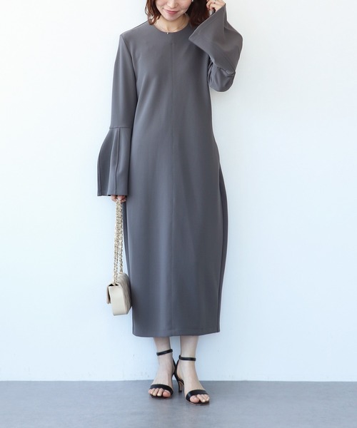 TITE IN THE STORE(ティテ インザ ストア)の「長袖ベルスリーブワンピース(ワンピース・レディース・チャコールグレー・38)」の14枚目の写真