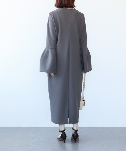 TITE IN THE STORE(ティテ インザ ストア)の「長袖ベルスリーブワンピース(ワンピース・レディース・チャコールグレー・38)」の16枚目の写真