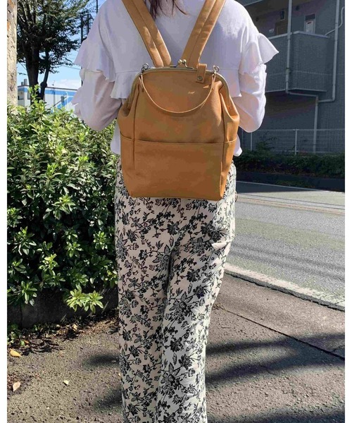 BACKYARD FAMILY(バックヤードファミリー)の「Lafiel ラフィール ドット 合皮 がま口 リュック(バックパック/リュック・レディース・イエロー/オレンジ/ブラウン/ベージュ/グリーン・FREE)」の2枚目の写真