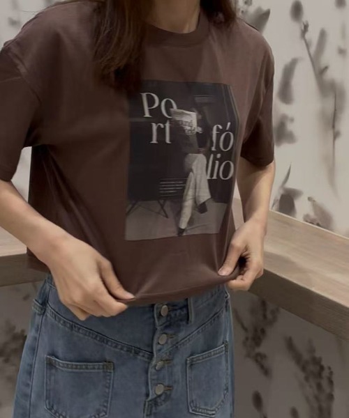 LETee（レティー）の「BOX転写プリントTシャツ（Tシャツ/カットソー・レディース・ホワイト/グレー/ネイビー/ブラウン・FREE）」の4枚目の写真