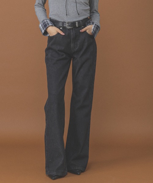 PLACE STUDIO(プレイススタジオ)の「PLACE STUDIO/スリムブーツカットパンツ(デニムパンツ・レディース・ブラック/ライトブルー・SMALL)」の3枚目の写真