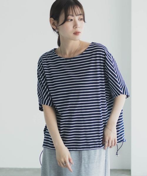 Mac-House(マックハウス)の「Idnes 裾ドロストボーダーカットソー(Tシャツ/カットソー・レディース・サックスブルー/オフホワイト/ネイビー・M)」の18枚目の写真