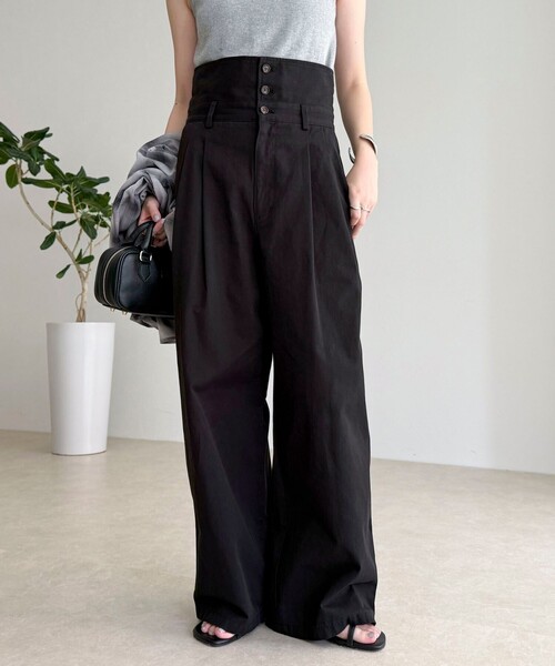 fredy emue（フレディエミュ）の「ハイウエスト2ＷAYチノ（チノパンツ・レディース・ベージュ/ブラック・38/36/34）」の2枚目の写真