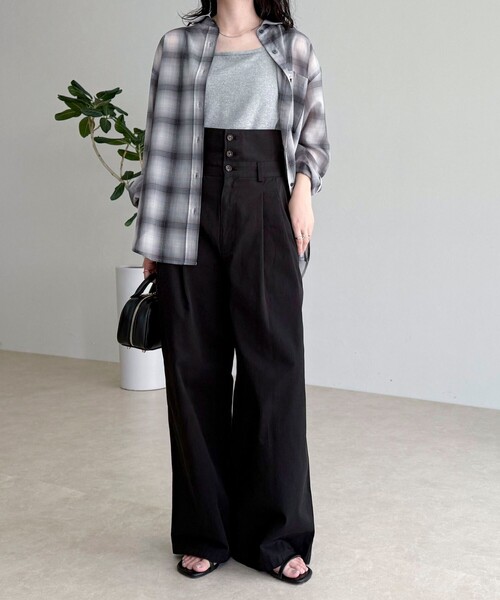 fredy emue（フレディエミュ）の「ハイウエスト2ＷAYチノ（チノパンツ・レディース・ベージュ/ブラック・38/36/34）」の3枚目の写真