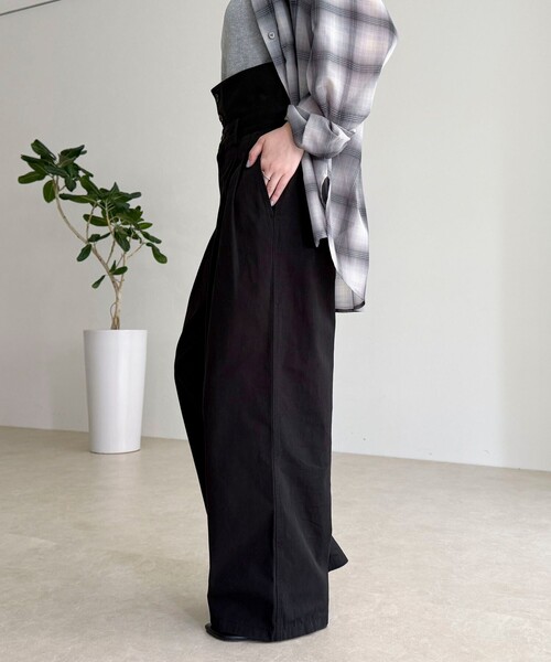 fredy emue（フレディエミュ）の「ハイウエスト2ＷAYチノ（チノパンツ・レディース・ベージュ/ブラック・38/36/34）」の11枚目の写真