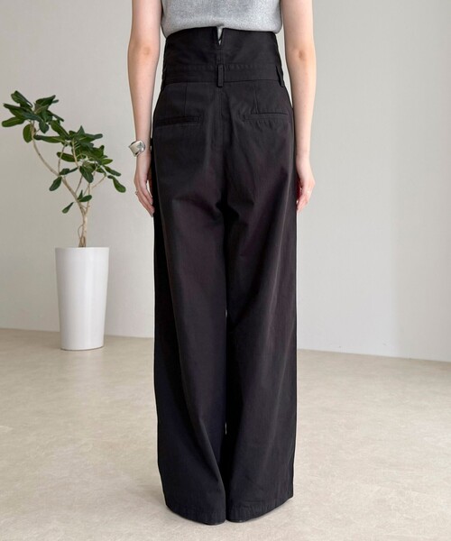 fredy emue（フレディエミュ）の「ハイウエスト2ＷAYチノ（チノパンツ・レディース・ベージュ/ブラック・38/36/34）」の16枚目の写真