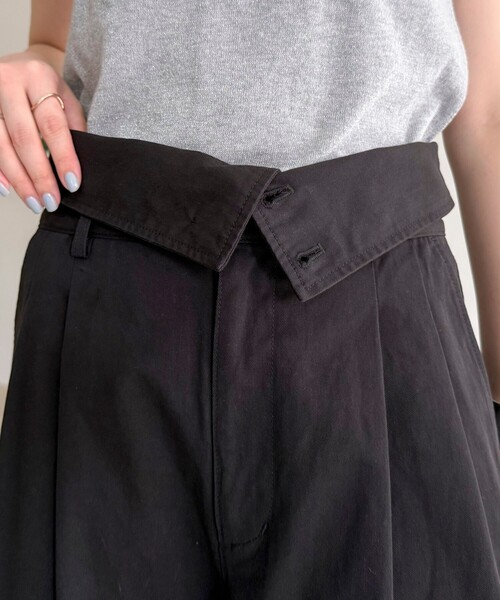 fredy emue（フレディエミュ）の「ハイウエスト2ＷAYチノ（チノパンツ・レディース・ベージュ/ブラック・38/36/34）」の22枚目の写真