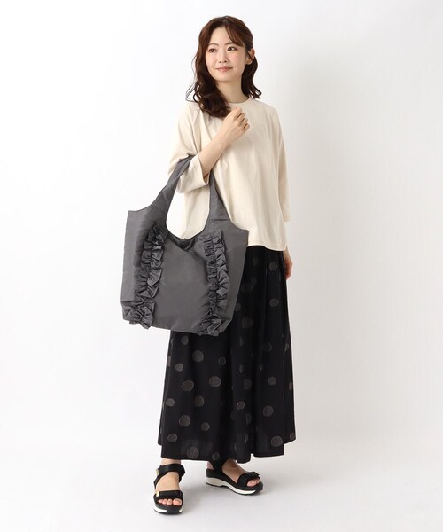 one'sterrace（ワンズテラス）の「【A4可】SE フリルデザイントート（トートバッグ・レディース・ブラック系8/グレー系4・99）」の13枚目の写真