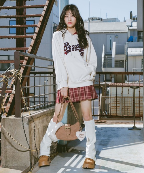 repipi armario（レピピ アルマリオ）の「ハイショクルーズフーディ（パーカー・キッズ・アイボリー/ベージュ/スミクロ/グレー/ブラック・LARGE/MEDIUM/SMALL）」の2枚目の写真