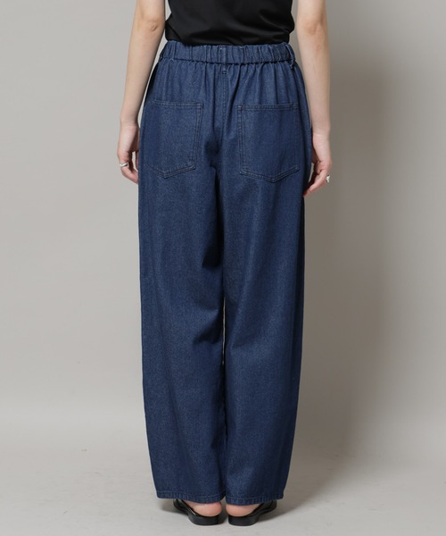 NANO universe（ナノユニバース）の「ドロストデニムパンツ(セットアップ可)（デニムパンツ・レディース・ライトブルー/ネイビー・FREE）」の19枚目の写真