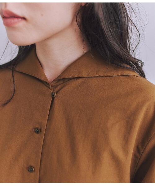 SIPULI(シプリ)の「High Density Twill セーラーピンタックブラウス(シャツ/ブラウス・レディース・キャメル/ダークグレー・2)」の7枚目の写真