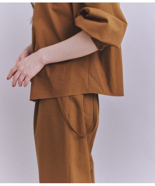 SIPULI(シプリ)の「High Density Twill セーラーピンタックブラウス(シャツ/ブラウス・レディース・キャメル/ダークグレー・2)」の10枚目の写真