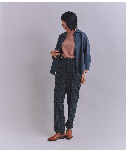 SIPULI(シプリ)の「High Density Twill セーラーピンタックブラウス(シャツ/ブラウス・レディース・キャメル/ダークグレー・2)」の4枚目の写真