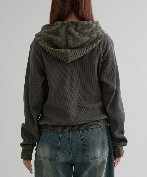 EPNK(イーピーエヌケー)の「【EPNK】Waffle henry neck hoodie / ワッフルヘンリーネックフーディ(パーカー・メンズ・グレー/ブラウン/ブラック・SMALL/MEDIUM/LARGE)」の22枚目の写真