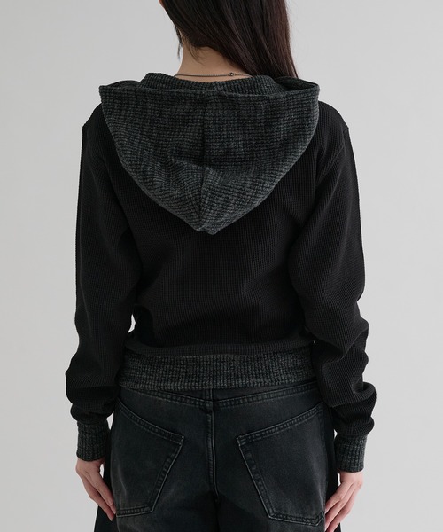 EPNK(イーピーエヌケー)の「【EPNK】Waffle henry neck hoodie / ワッフルヘンリーネックフーディ(パーカー・メンズ・グレー/ブラウン/ブラック・SMALL/MEDIUM/LARGE)」の8枚目の写真