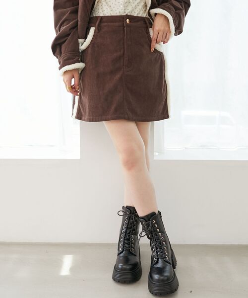 MAJESTIC LEGON（マジェスティックレゴン）の「ボアトリムミニスカパン