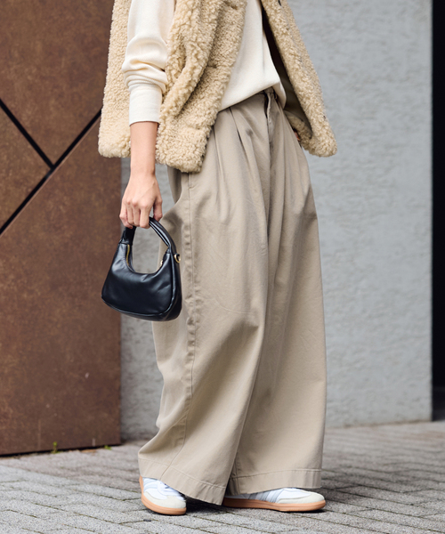 FRAMeWORK（フレームワーク）の「CHINO SLOUCHY パンツ（チノパンツ