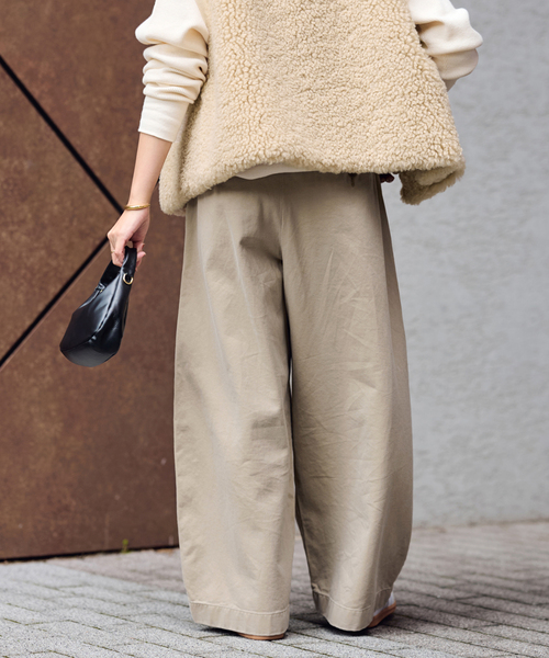 FRAMeWORK（フレームワーク）の「CHINO SLOUCHY パンツ（チノパンツ
