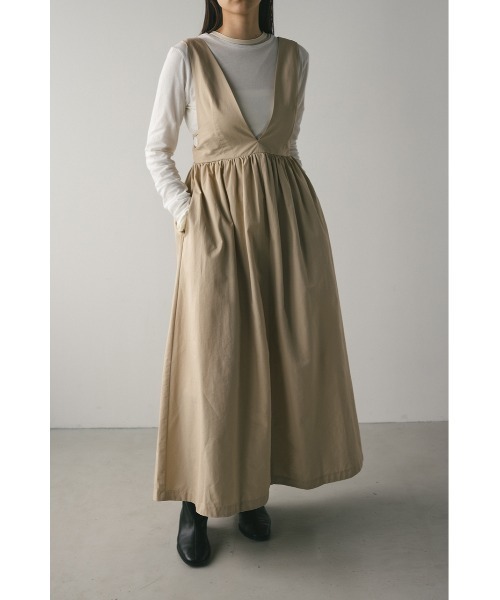 STYLEMIXER(スタイルミキサー)の「ディープVジャンパースカート(ジャンパースカート・レディース・ベージュ/ブラック・SMALL/MEDIUM)」の2枚目の写真