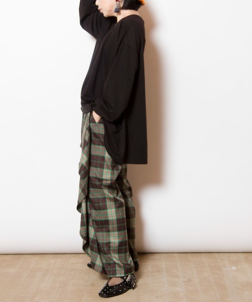 OSMOSIS(オズモーシス)の「ギャザープルオーバー(Tシャツ/カットソー・レディース・ホワイト/ブラウン/ブラック・ONE SIZE)」の13枚目の写真